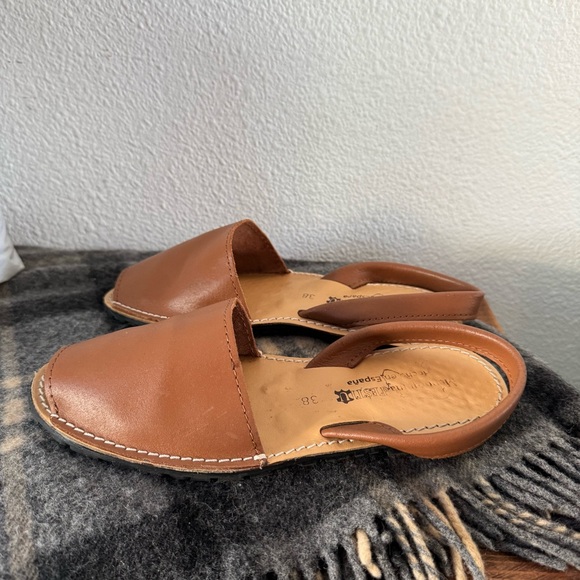 Coastal Bohemian Menorquina Avarca Spain Leather Sandals Size 38 Flats Vacation - Picture 4 of 9